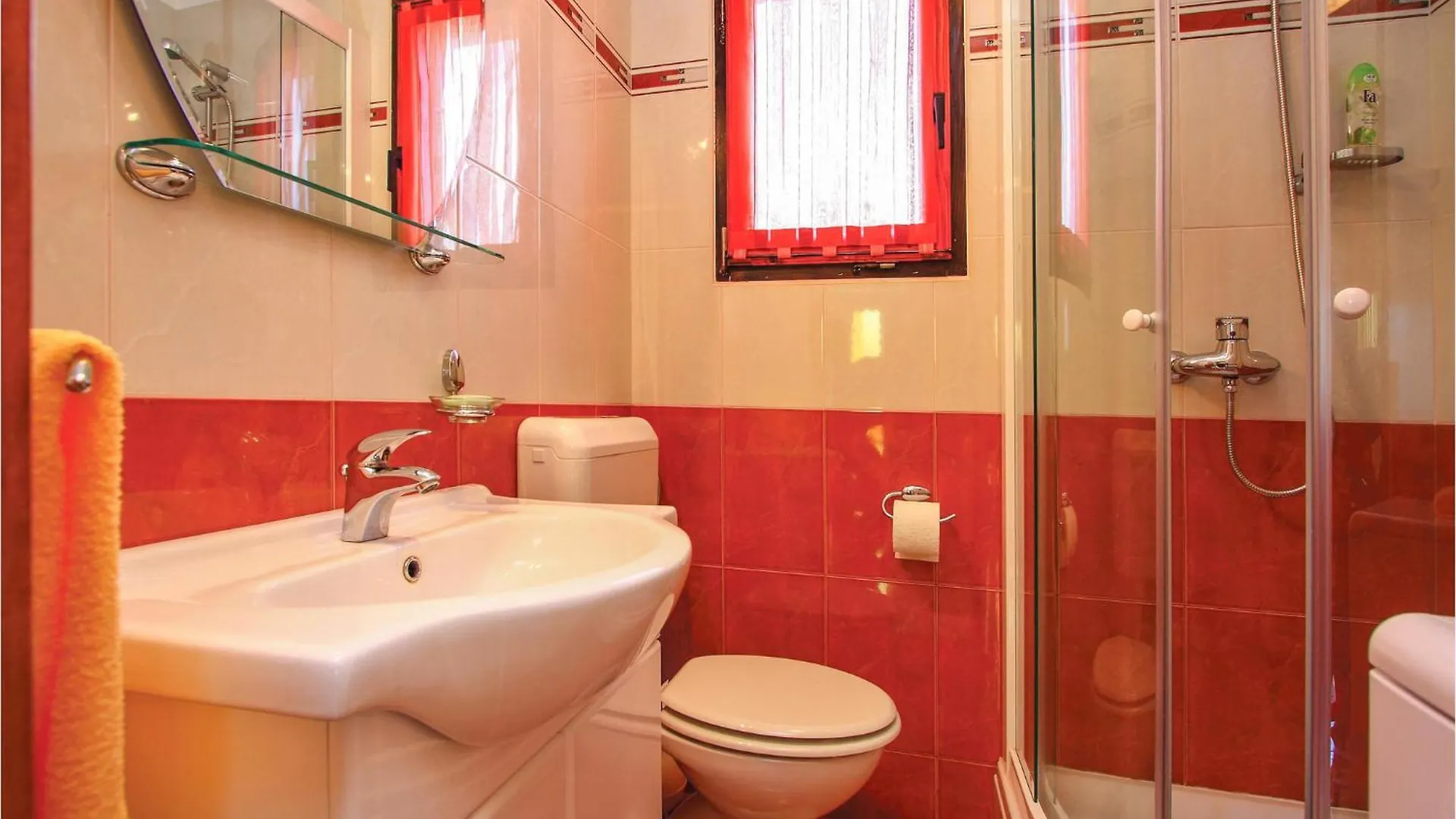 Stunning Home In Cukrici With Wifi 0*,